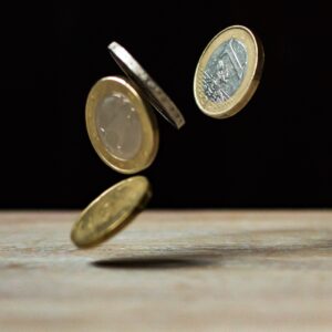 副業で物販を始めたらどれくらいの収入になる?